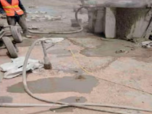 贵南水泥混凝土路面板底注浆技术 路面脱空注浆整治方案